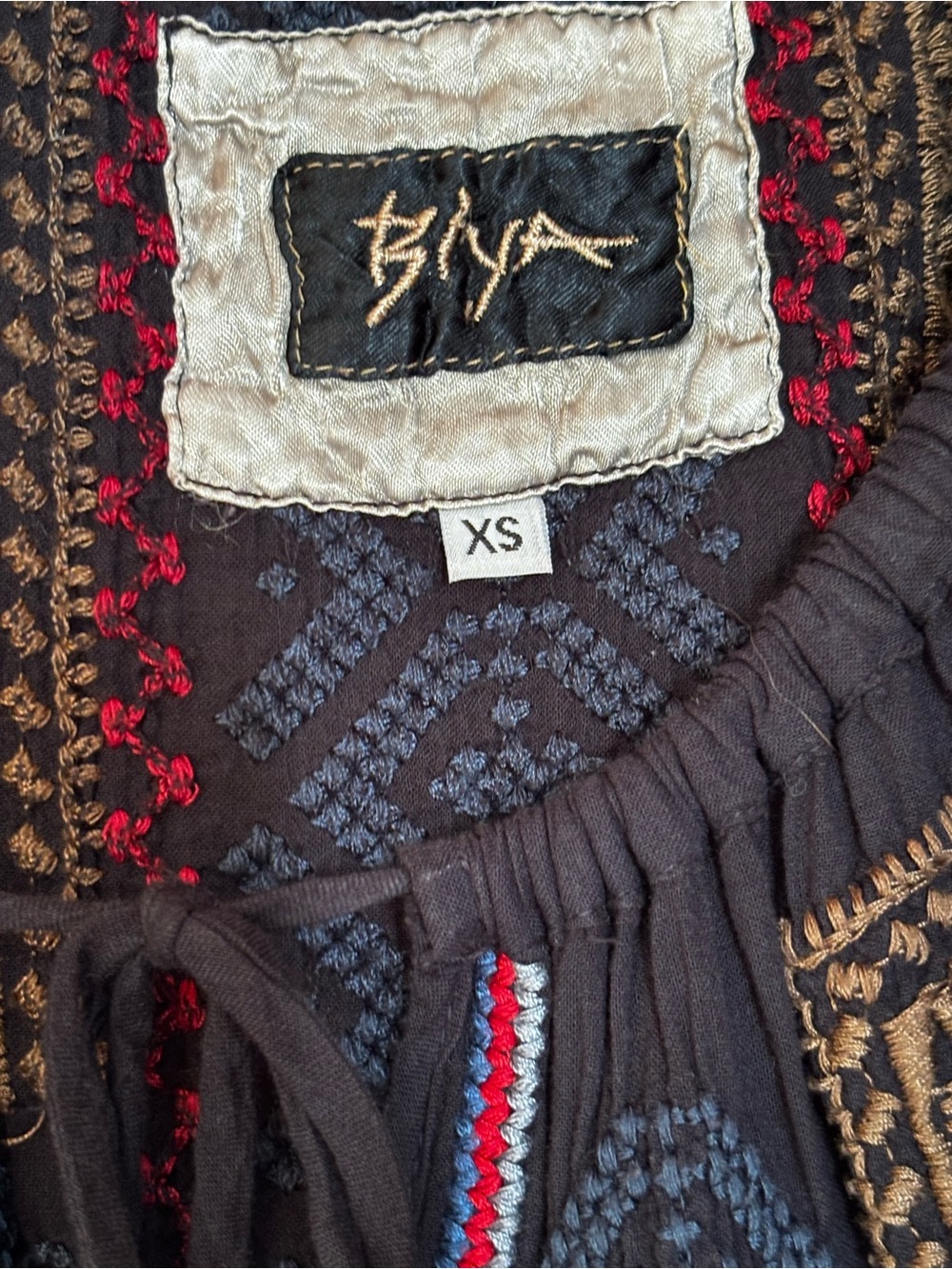 Johnny Was BIYA Lavina Embroidered Tunic - Picture 3 of 8